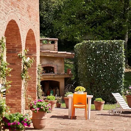 La Loggia Free Parking,ac Siena