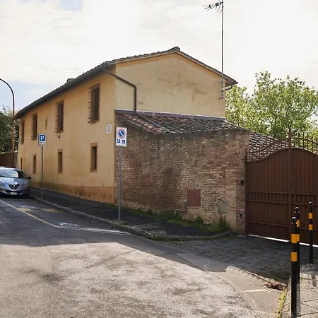 La Loggia Free Parking,ac * Siena